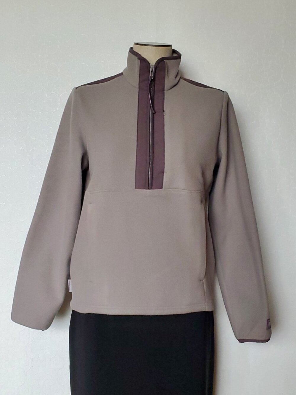 Under Armour Women's Microfleece Long Sleeve Top (NWOT) - Picture 2 of 4